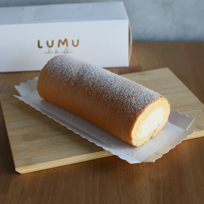 Japanese-style nama cream roll with fresh cream