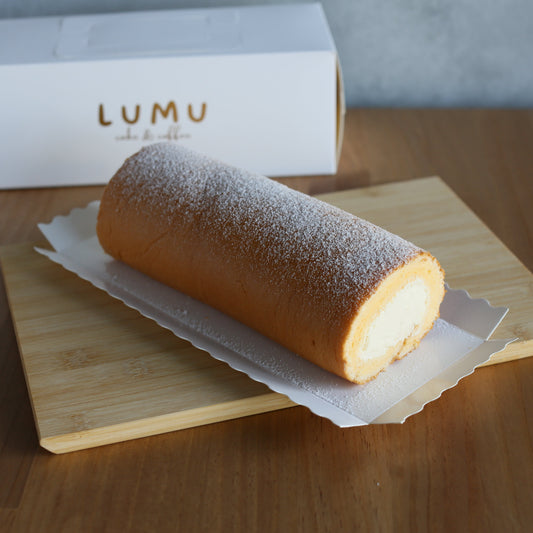 Japanese-style nama cream roll with fresh cream